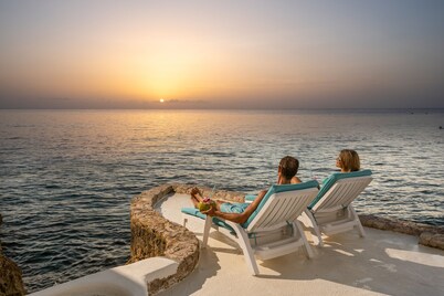Relaxing Oceanfront 2BR Northshore Condo, Awesome snorkeling right in front!