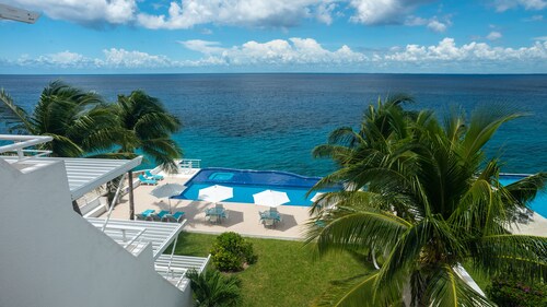 Relaxing Oceanfront 2BR Northshore Condo, Awesome snorkeling right in front!