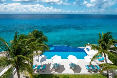 Relaxing Oceanfront 2BR Northshore Condo, Awesome snorkeling right in front!