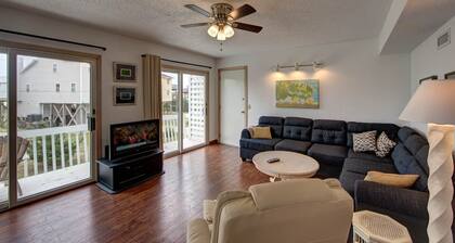 Semi-Oceanfront Beach Cottage I. Access across street to shops and restaurants