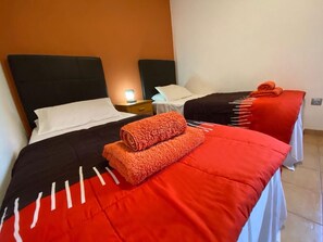 2 chambres, fer et planche Ă repasser, accĂšs au Wi-Fi (inclus)