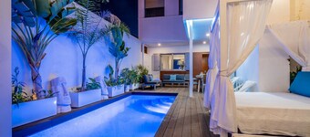 Luxury  Villa in Valencia with private pool and cinema roomBig house