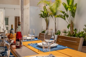 Dining - Luxury Villa in Valencia with private pool and cinema roomBig house (Burjassot)