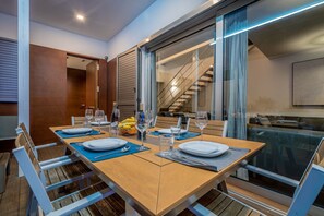 Dining - Luxury Villa in Valencia with private pool and cinema roomBig house (Burjassot)