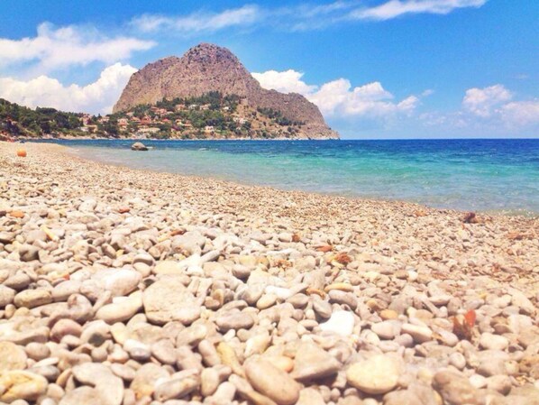 On the beach, sun loungers, beach towels - Exclusive Luxury La Villa Di Sofia with swimming pool a few km from Palermo (Santa Flavia)