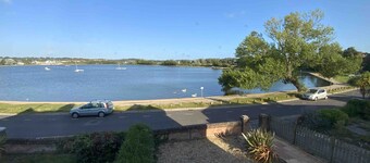 Lake view holiday apartment with Stunning views of the 55acre Boating lake.