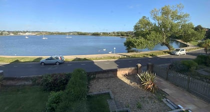 Lake view holiday apartment with Stunning views of the 55acre Boating lake.