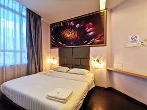 Standard Double Room, 1 King Bed | Free WiFi, bed sheets - Zenz Hotel (Kulai)