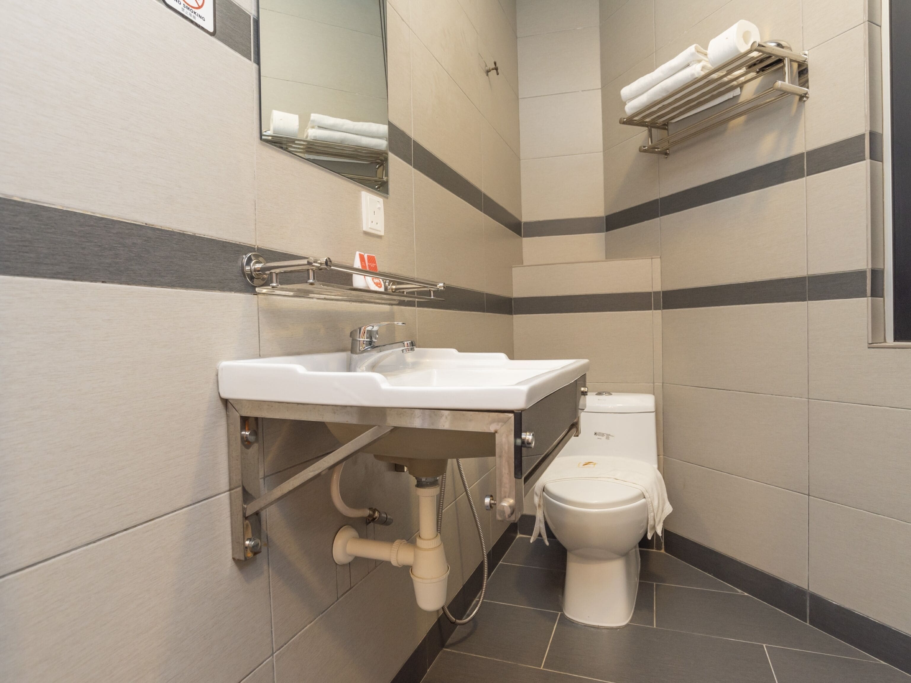 standard double room, 1 king bed | bathroom | shower, rainfall showerhead, free toiletries, hair dryer