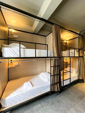 Dortoir Partagé, hommes uniquement | 1 chambre, Wi-Fi gratuit, draps fournis