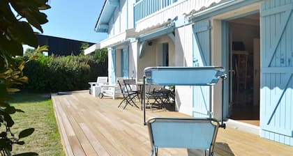 Villa avec jardin décorée dans l'esprit surf, 5 min des plages et golfs