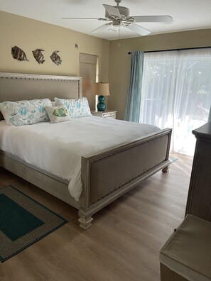 3 bedrooms, in-room safe, desk, iron/ironing board