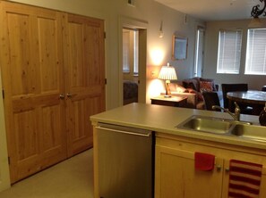 Interior - Park City Condo Newly Remodeled With Pool/Hot Tub And Secure Garage Parking (Park City)