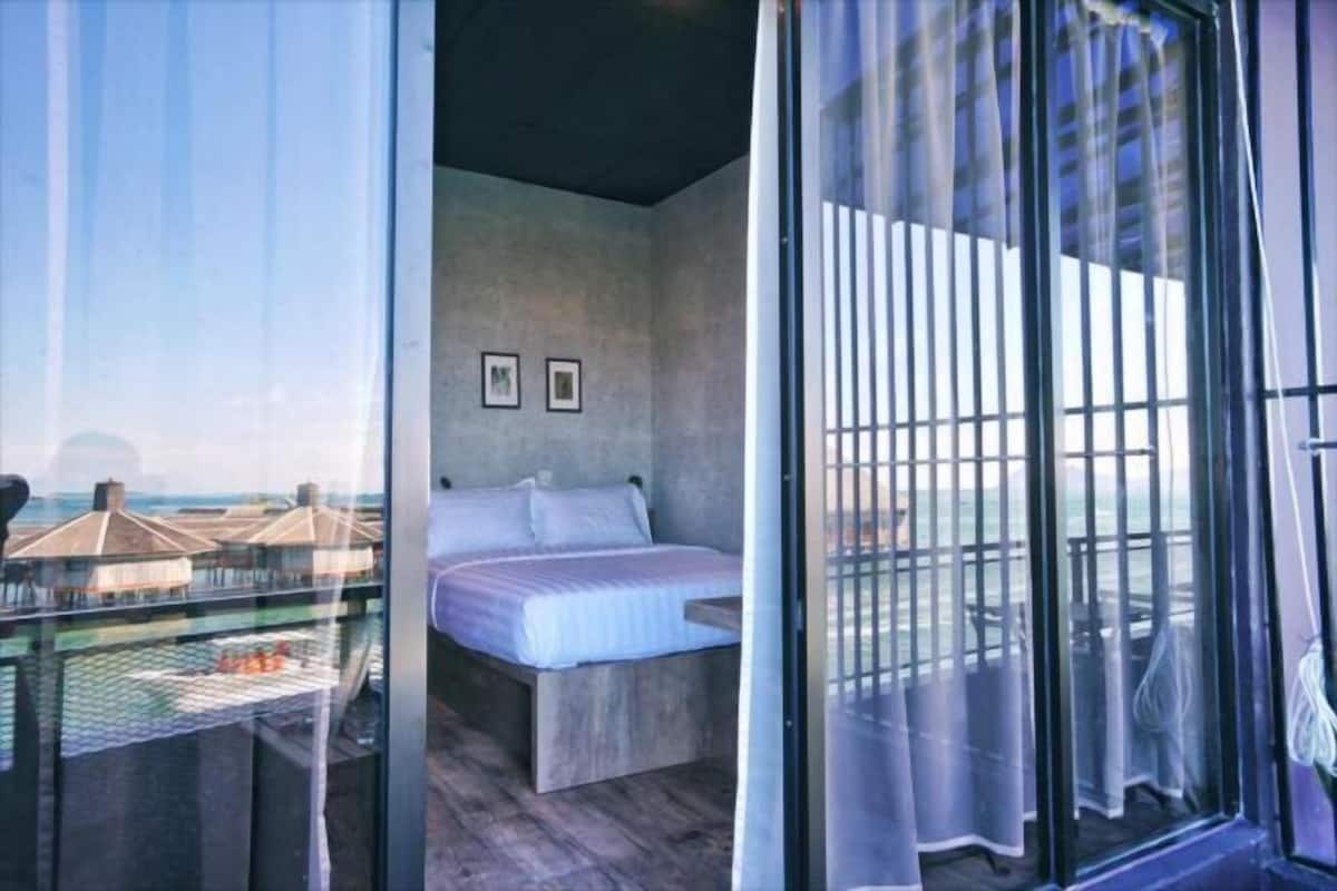 Escrivaninha, ferros/tábuas de passar roupa, Wi-Fi de cortesia