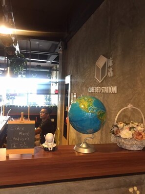 Reception - Cube Bed Station - Hostel (Semporna)