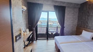 Seaview Twin | Desk, iron/ironing board, free WiFi