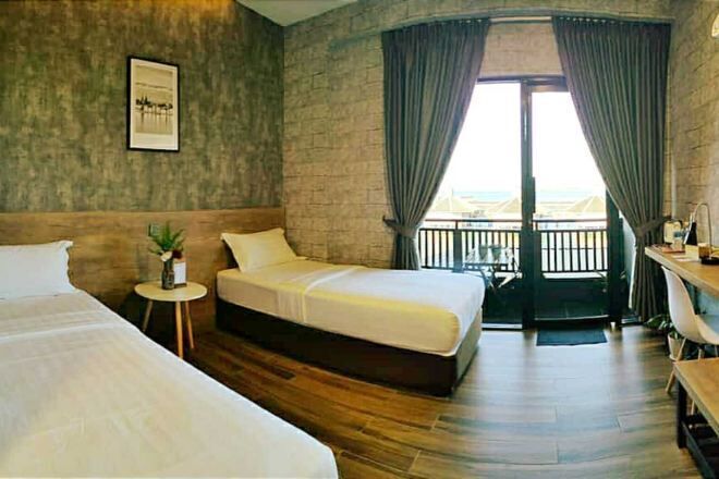 Escrivaninha, ferros/tábuas de passar roupa, Wi-Fi de cortesia