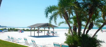 SIESTA KEY GULF SIDE 2 bed 2 bath peaceful private condo at Jamaica Royale # 104