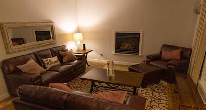 Ylellinen elää järvellä