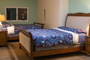 3 chambres, bureau, Wi-Fi gratuit, draps fournis