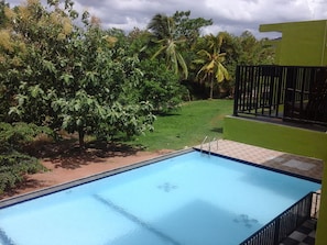 Outdoor pool, an infinity pool