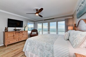 3 habitaciones, tabla de planchar con plancha y cuna de viaje 