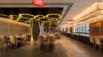 3 restaurants, spécialités Cuisine à base de dim sum