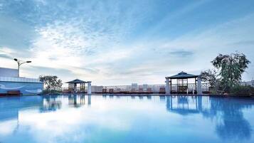 Indoor pool, outdoor pool