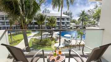 Two-Bedroom Suite (Beach Wing) | 2 dormitorios, ropa de cama hipoalergénica, caja fuerte