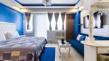 Standard Studio King | In-room safe, desk, soundproofing, rollaway beds