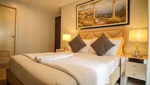 Bureau, chambres insonorisées, fer et planche à repasser, Wi-Fi gratuit