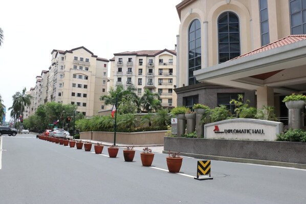 Exterior - Sarasota Residential Resort, Newport City (Pasay)