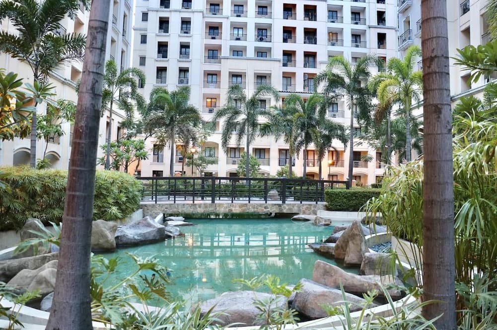 Sarasota Residential Resort, Newport City