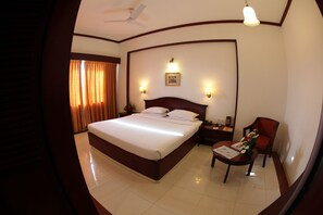 In-room safe, desk, free WiFi, bed sheets - Rathna Residency (Coimbatore)