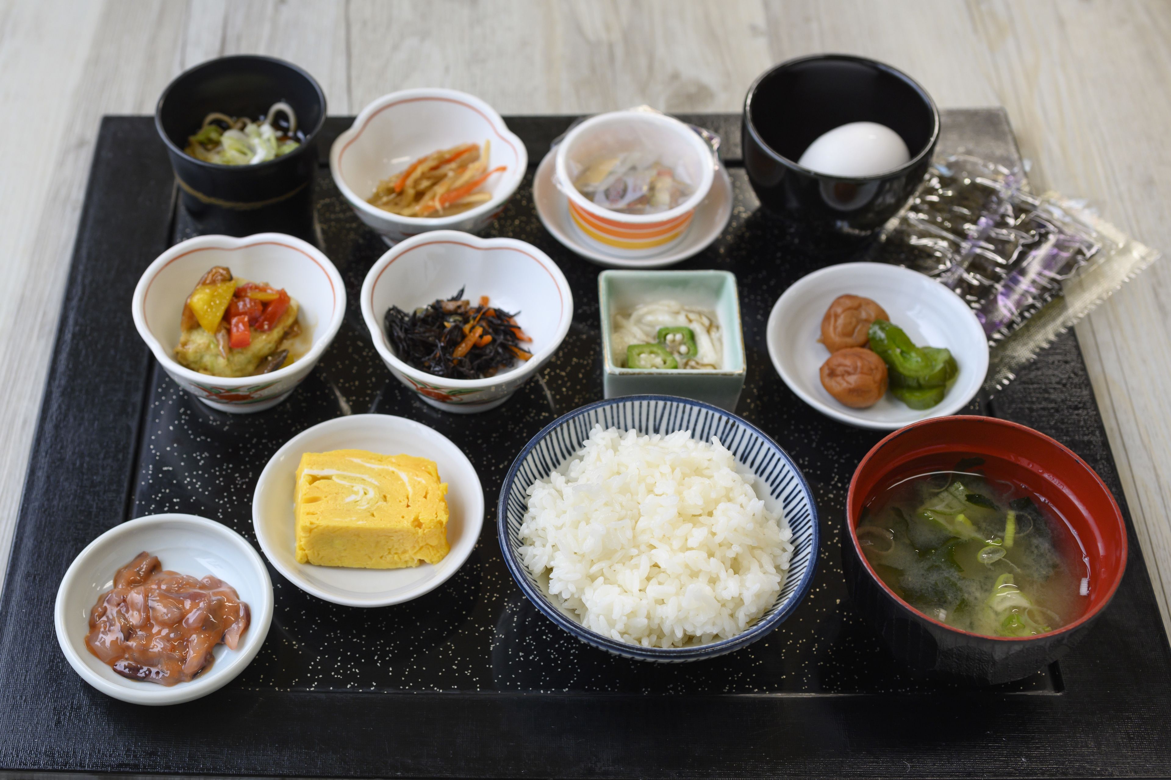 daily buffet breakfast (jpy 1350 per person)