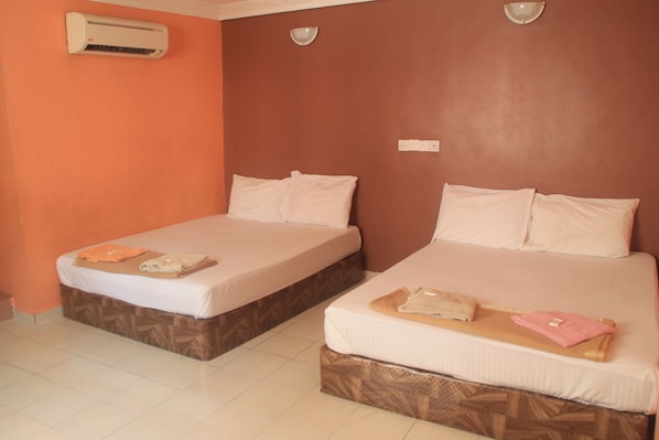 Deluxe Quadruple Room, Smoking