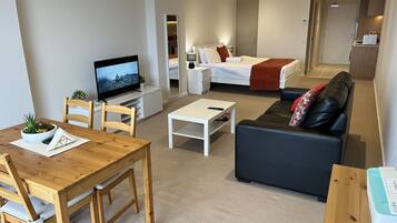 Studio (V707) | 1 bedroom, individually decorated, individually furnished