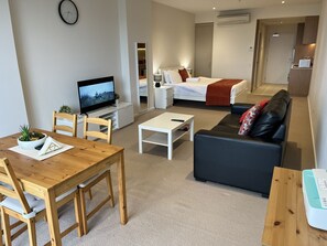 Studio (V707) | Individually decorated, individually furnished, iron/ironing board - Tasha's Apartments on Morphett (Adelaide)