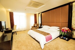 Signature King Room | Desk, blackout drapes, free WiFi - Hangzhou Yuelai Royal Hotel (Hangzhou)