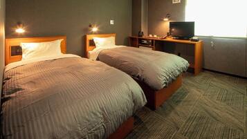 Basic Room, Non Smoking | Down duvets, in-room safe, free WiFi, bed sheets