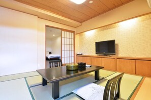 羽绒被、客房内保险箱、免费 WiFi、床单