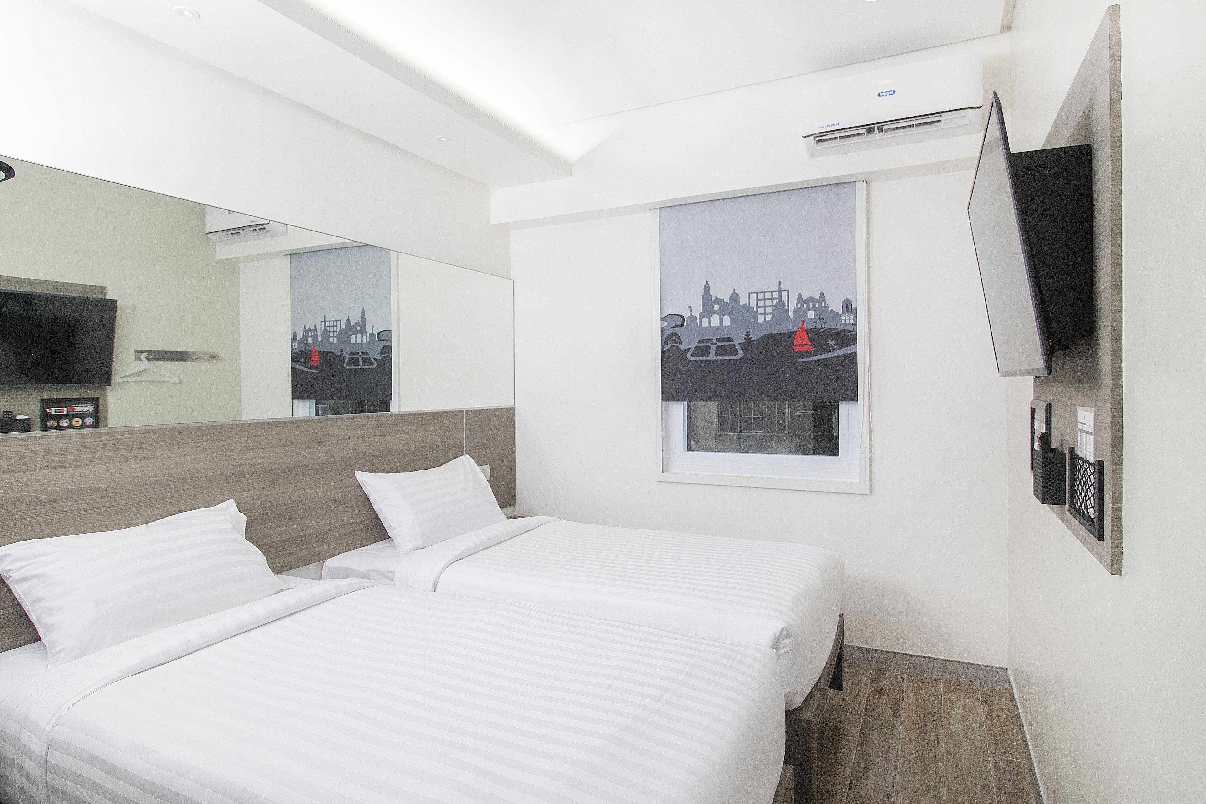 twin room | premium bedding, in-room safe, desk, laptop workspace