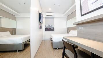 Premium bedding, in-room safe, desk, laptop workspace