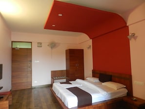 Chambre Supérieure, 1 lit double, fumeur, vue ville