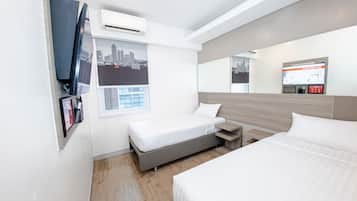 Twin Room | Premium bedding, in-room safe, desk, laptop workspace
