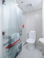 Twin Room | Bathroom shower