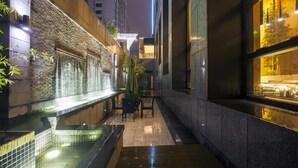 酒吧（店内）