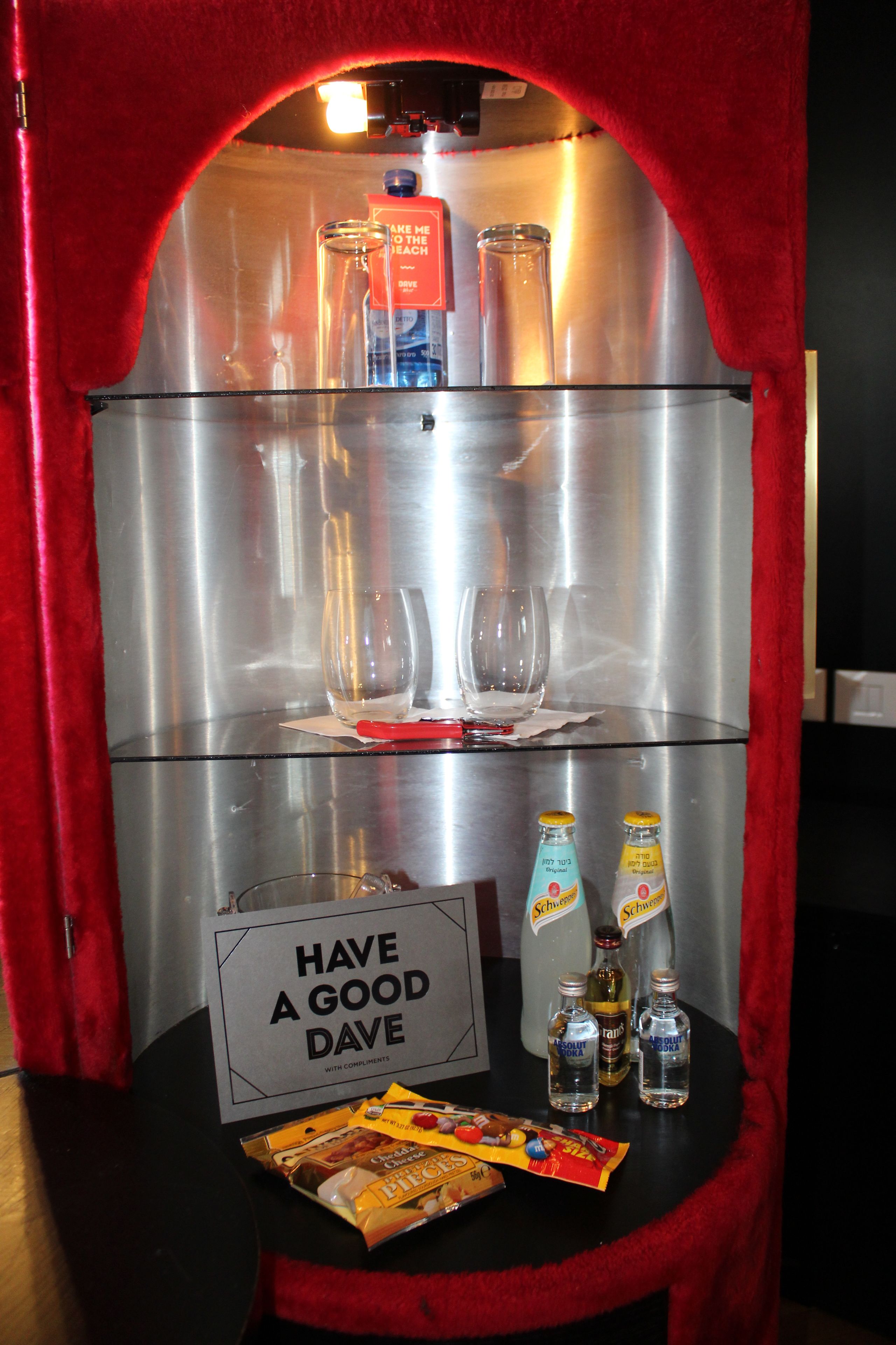 superior foxy room | minibar