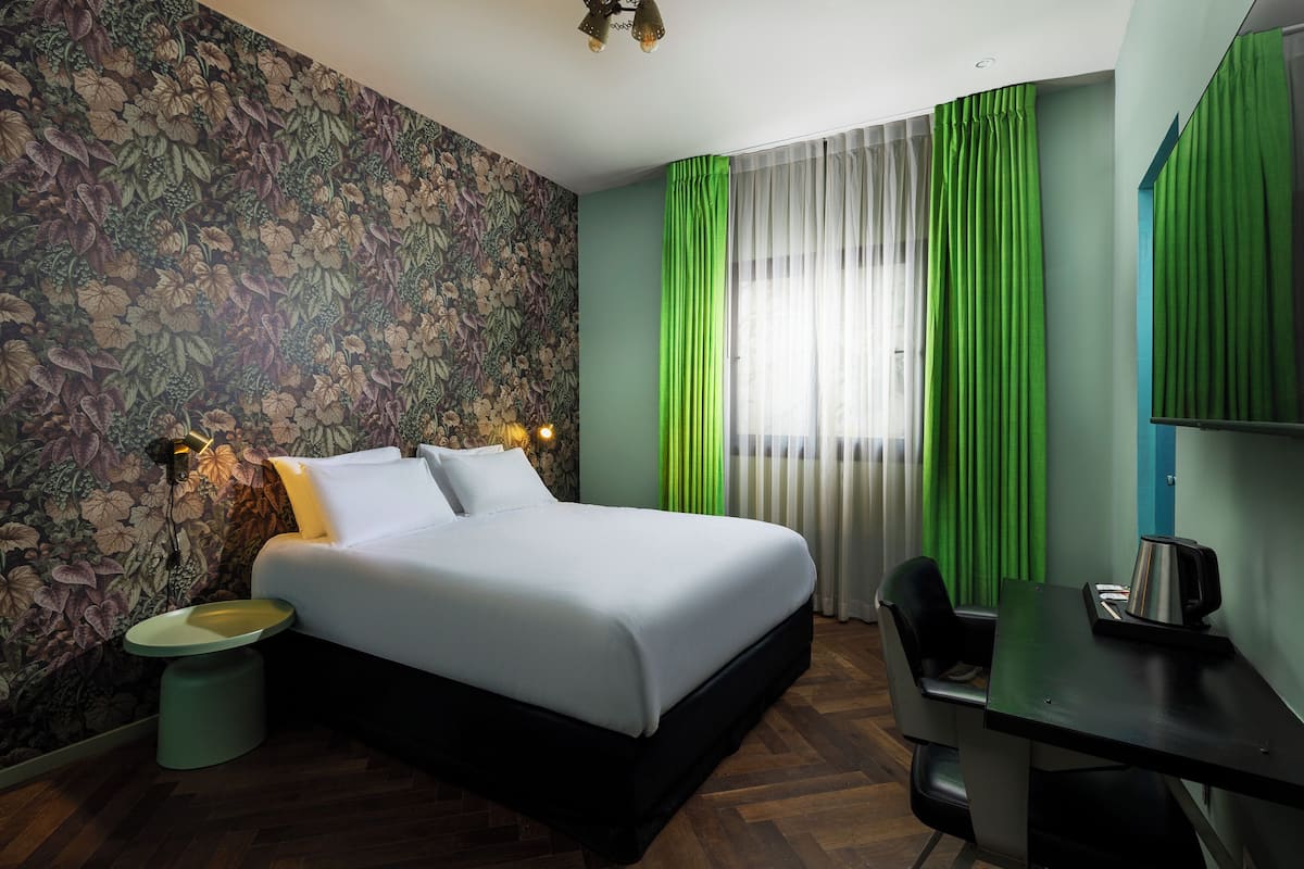 Classic Room, 1 Queen Bed