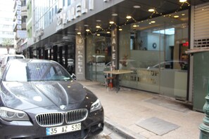 Property entrance - Laleli Hotel Izmir (Izmir)